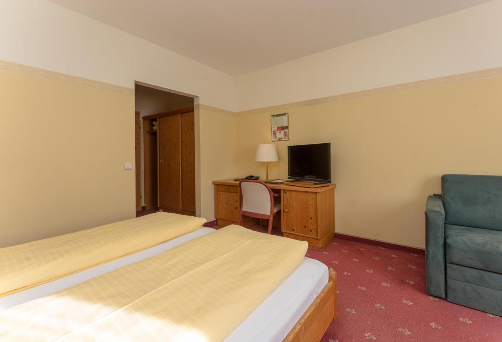 Hotel Restaurant Lebzelter Алтенмаркт им Понгау Екстериор снимка