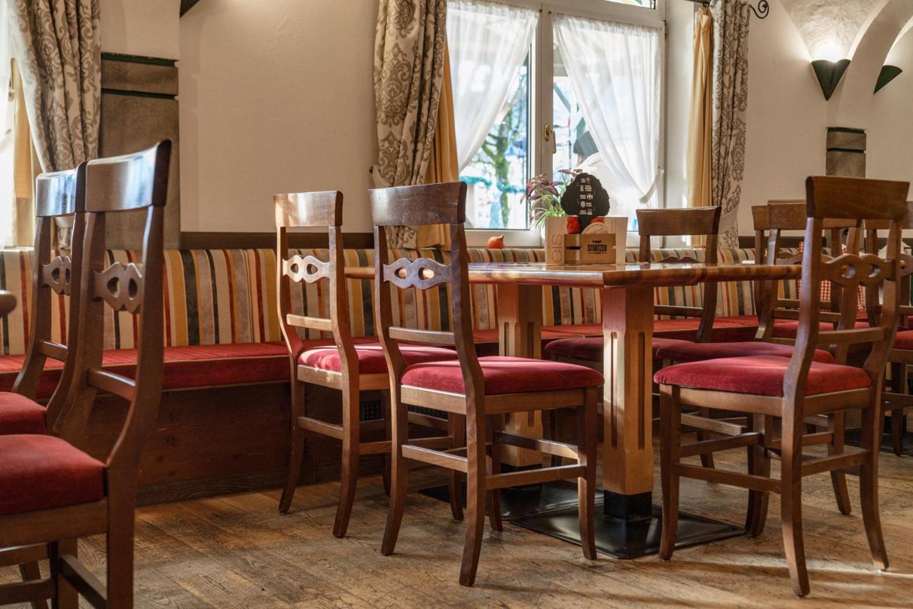 Hotel Restaurant Lebzelter Алтенмаркт им Понгау Екстериор снимка